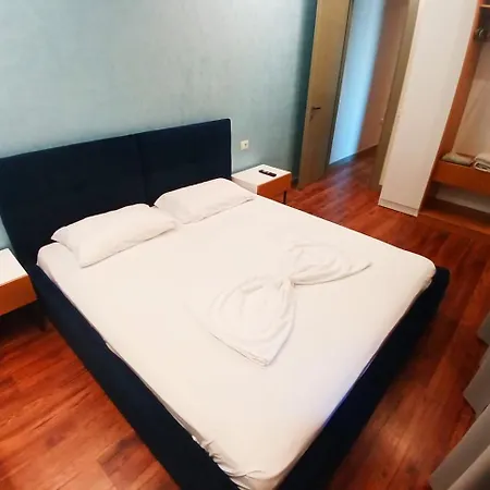 Hotel Karavastaja Divjake